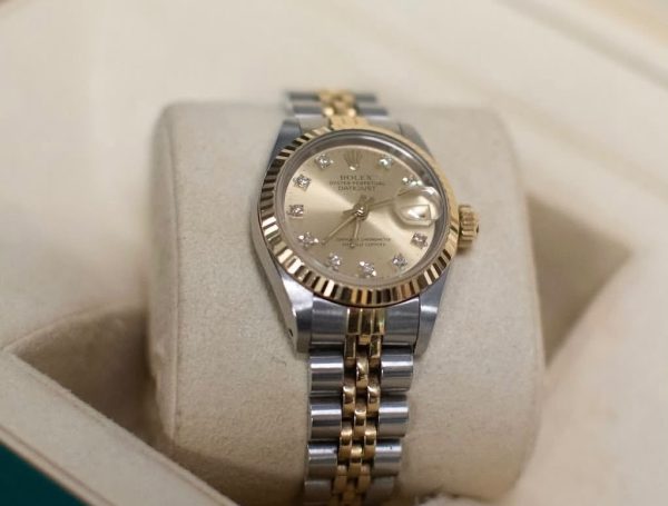 Ladies’ Rolex 26mm (Diamond Dot)